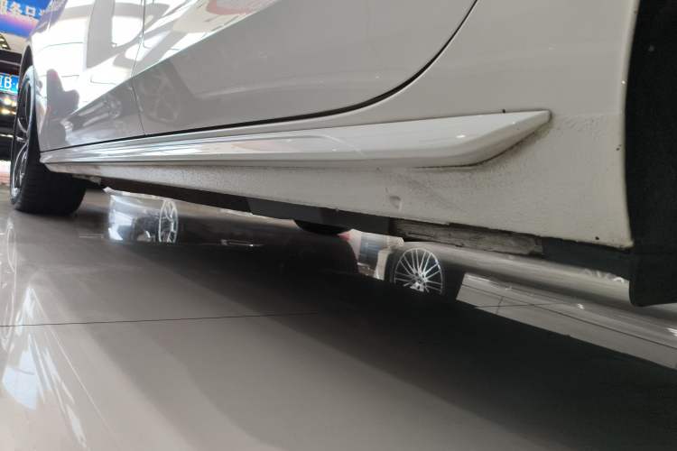 Used Audi A4L 2022 40 TFSI Fashion Dynamic Model Left Side Sill
