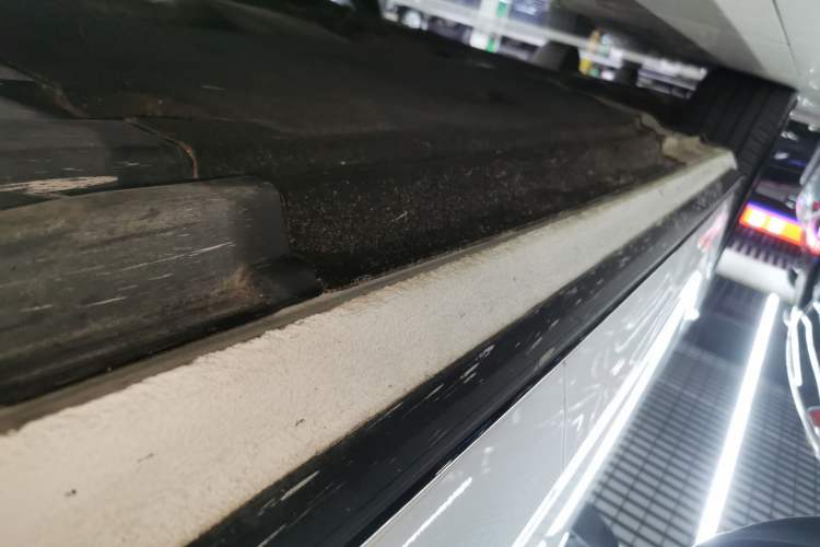 Used Audi A4L 2022 40 TFSI Luxury Dynamic Model Left Side Sill