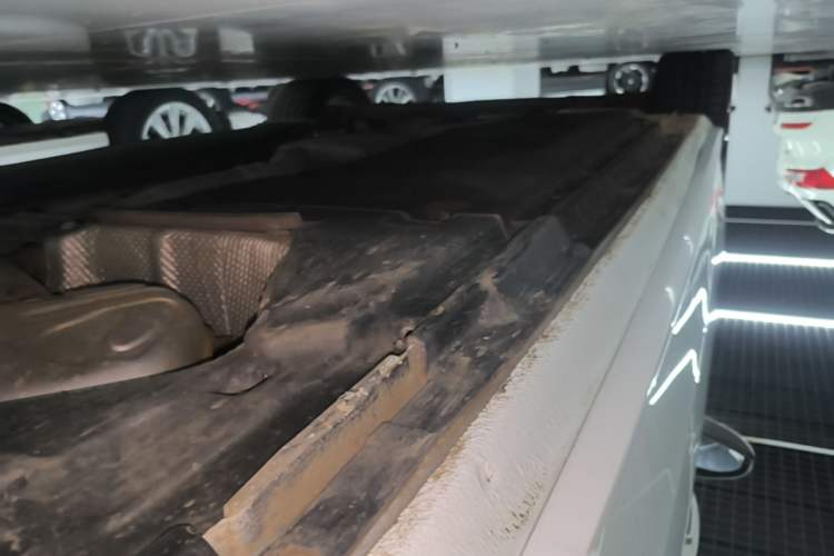 Used Audi A4L 2022 40 TFSI Stylish and Elegant Edition Left Side Sill