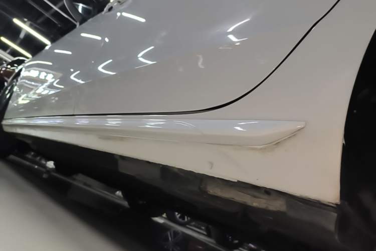 Used Audi A4L 2022 40 TFSI Fashion Dynamic Model Left Side Sill