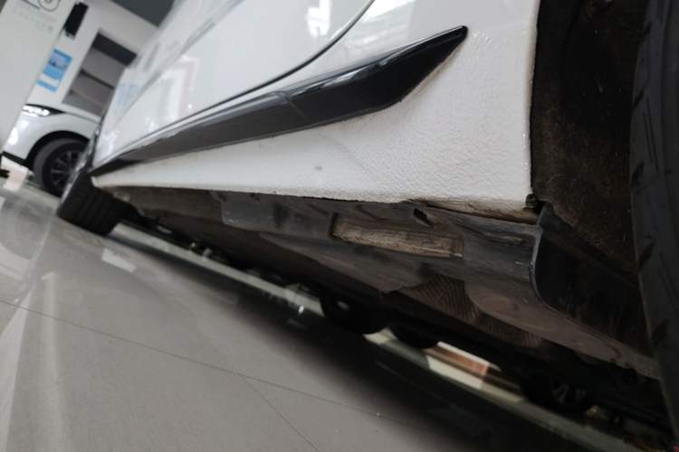 Used Audi A4L 2022 40 TFSI Luxury Dynamic Model Left Side Sill