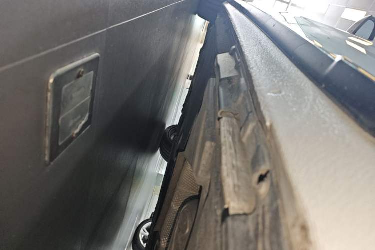 Used Audi A4L 2022 40 TFSI Luxury Dynamic Model Left Side Sill