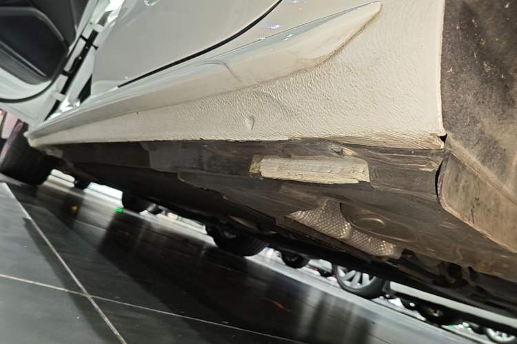 Used Audi A4L 2022 40 TFSI Fashion Dynamic Model Left Side Sill