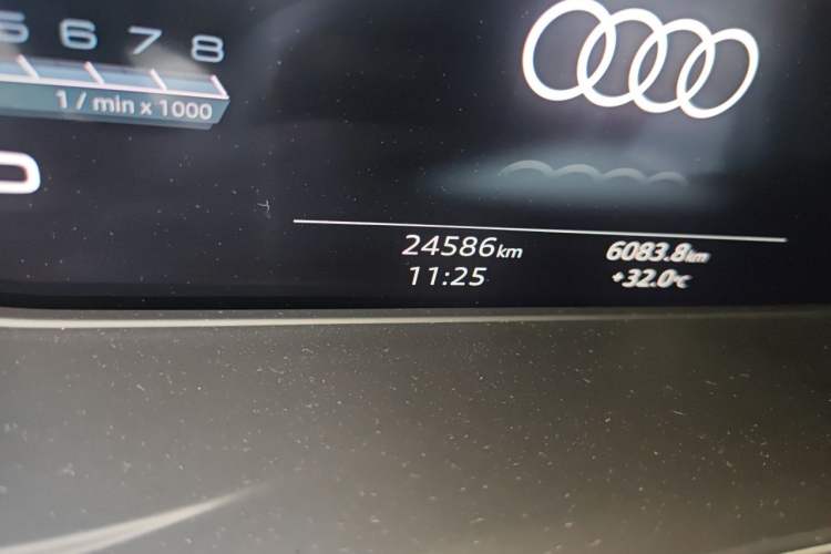 Used Audi A4L 2022 40 TFSI Luxury Dynamic Model Odometer Close Up