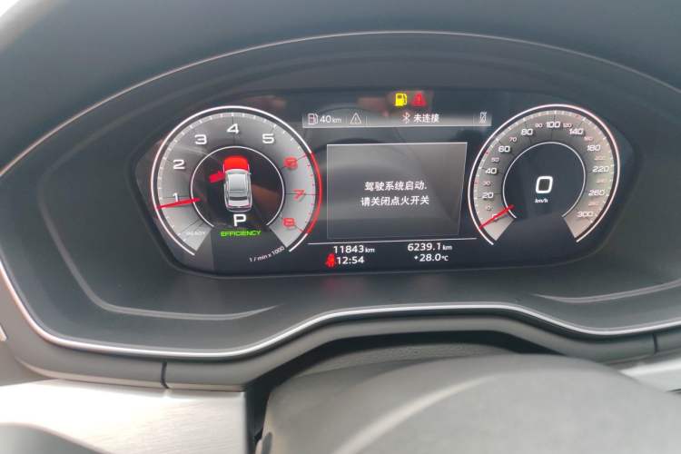 Used Audi A4L 2022 40 TFSI Fashion Dynamic Model Odometer Close Up