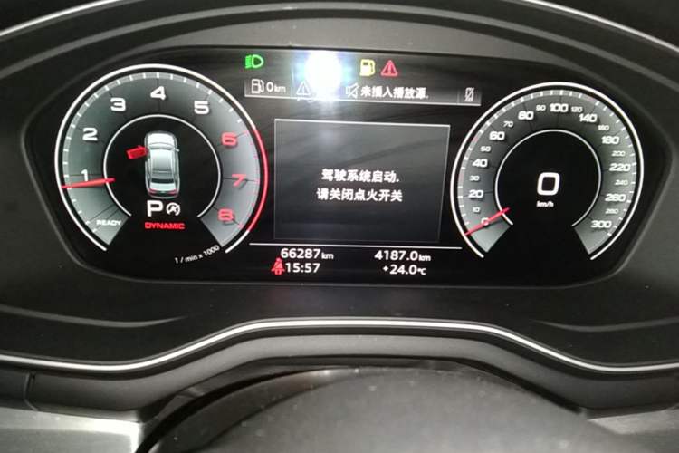 Used Audi A4L 2022 40 TFSI Luxury Dynamic Model Odometer Close Up