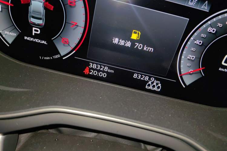 Used Audi A4L 2022 40 TFSI Luxury Dynamic Model Odometer Close Up