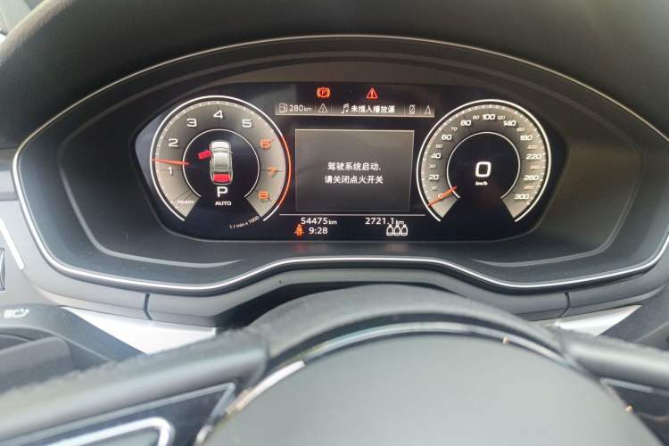 Used Audi A4L 2022 40 TFSI Luxury Dynamic Model Odometer Close Up