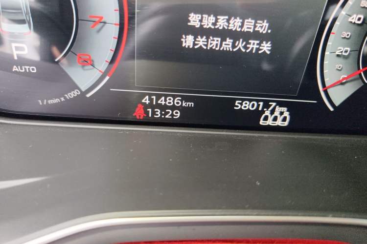 Used Audi A4L 2022 40 TFSI Luxury Dynamic Model Odometer Close Up