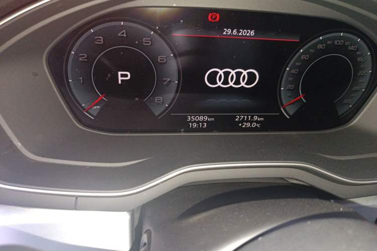 Used Audi A4L 2022 40 TFSI Luxury Dynamic Model Odometer Close Up