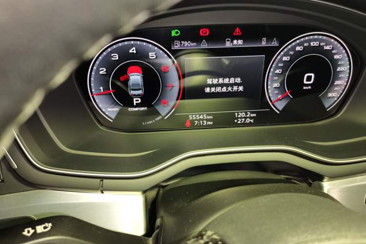 Used Audi A4L 2022 40 TFSI Luxury Dynamic Model Odometer Close Up