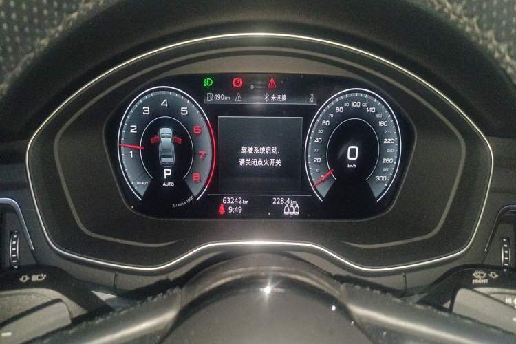 Used Audi A4L 2022 40 TFSI Fashion Dynamic Model Odometer Close Up