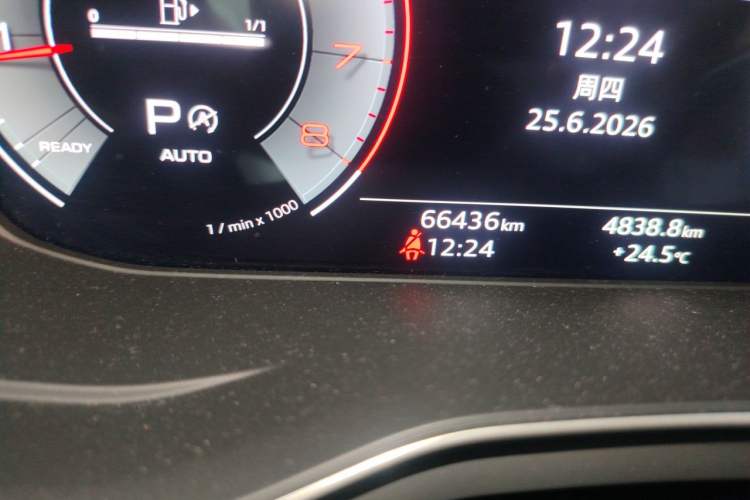 Used Audi A4L 2022 40 TFSI Fashion Dynamic Model Odometer Close Up