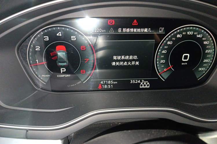 Used Audi A4L 2022 40 TFSI Fashion Dynamic Model Odometer Close Up