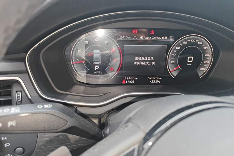 Used Audi A4L 2022 40 TFSI Stylish and Elegant Edition Odometer Close Up