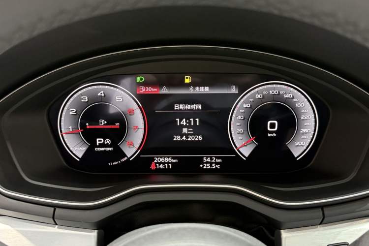 Used Audi A4L 2022 40 TFSI Fashion Dynamic Model Odometer Close Up