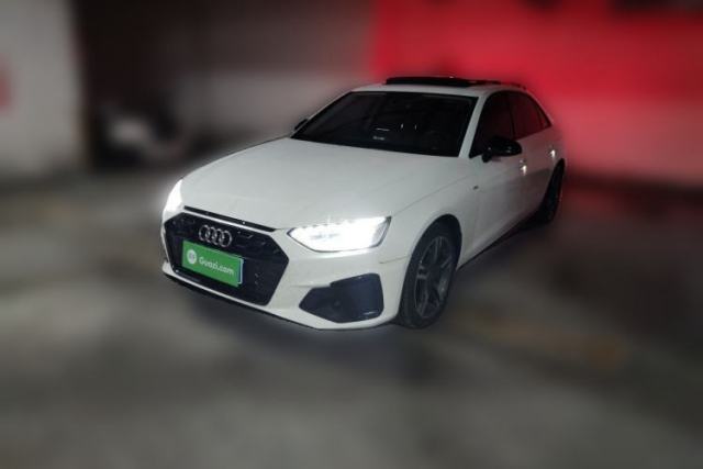Audi A4L 2022 40 TFSI Luxury Dynamic Model с пробегом
