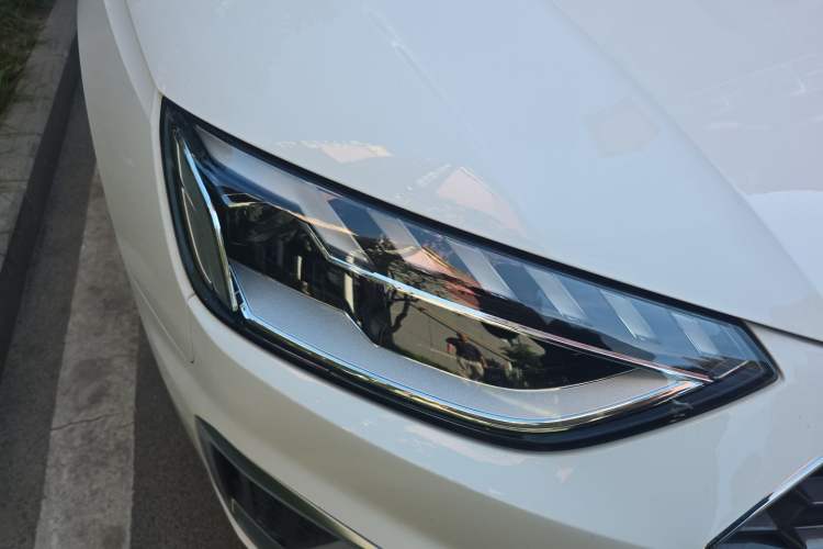 Used Audi A4L 2022 40 TFSI Fashion Dynamic Model Right Front Headlight