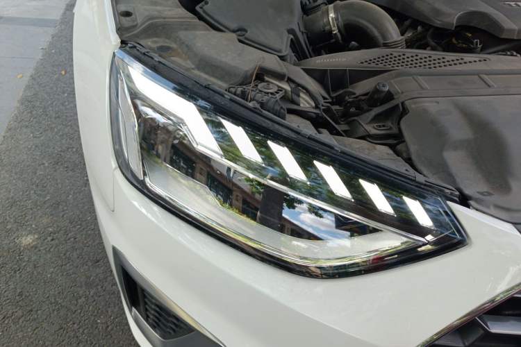 Used Audi A4L 2022 40 TFSI Fashion Dynamic Model Right Front Headlight