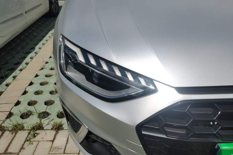 Used Audi A4L 2022 40 TFSI Fashion Dynamic Model Right Front Headlight