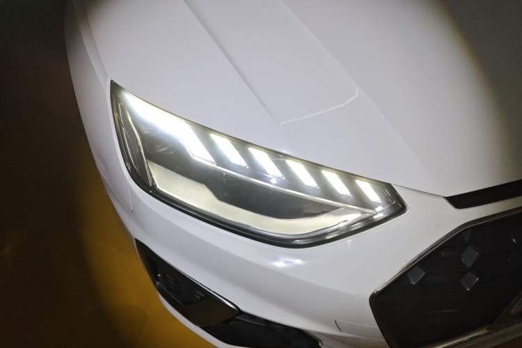 Used Audi A4L 2022 40 TFSI Luxury Dynamic Model Right Front Headlight