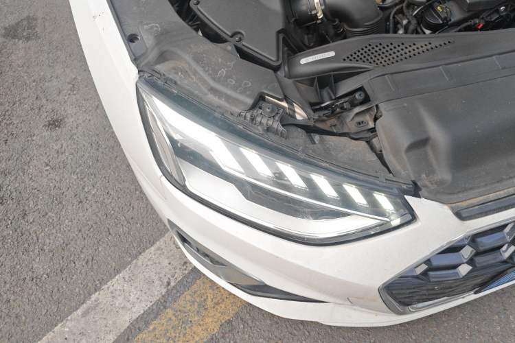 Used Audi A4L 2022 40 TFSI Fashion Dynamic Model Right Front Headlight