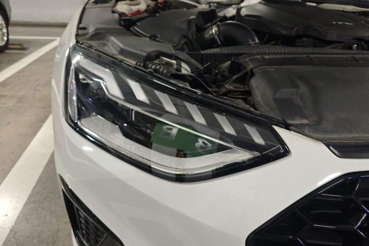 Used Audi A4L 2022 40 TFSI Luxury Dynamic Model Right Front Headlight