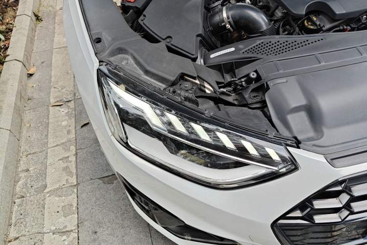 Used Audi A4L 2022 40 TFSI Luxury Dynamic Model Right Front Headlight