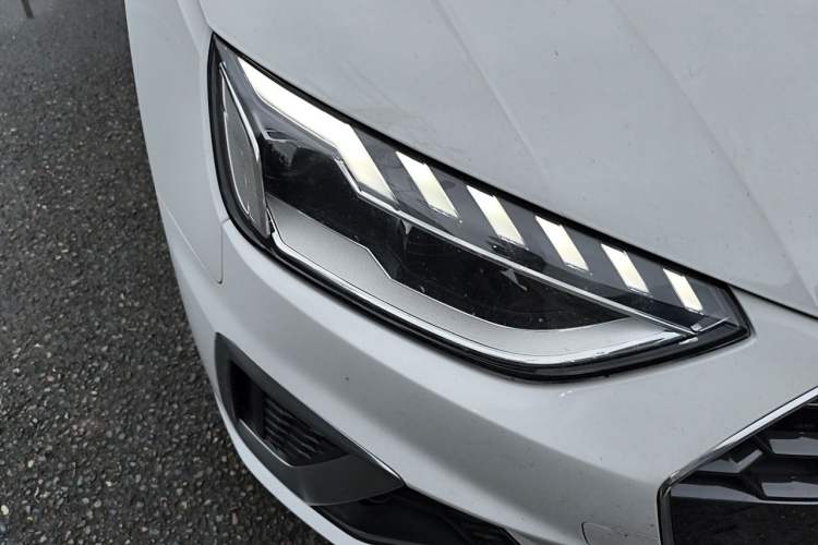 Used Audi A4L 2022 40 TFSI Fashion Dynamic Model Right Front Headlight