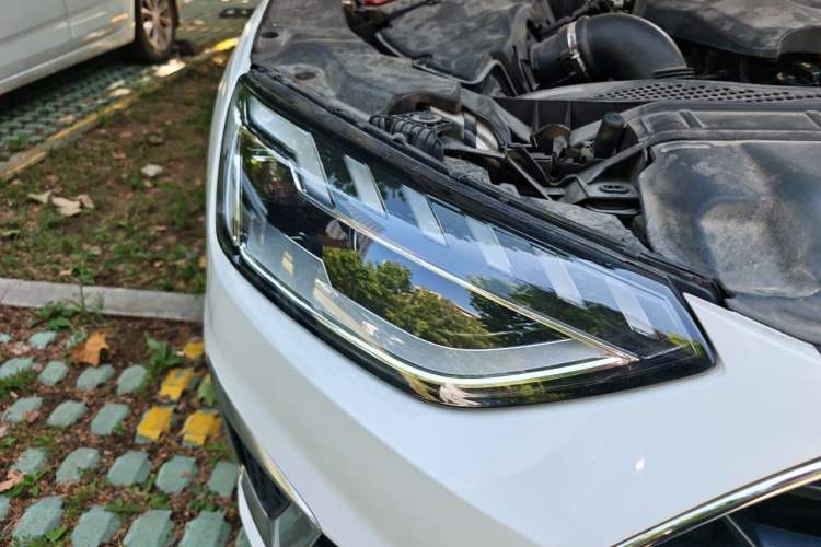 Used Audi A4L 2022 40 TFSI Fashion Dynamic Model Right Front Headlight