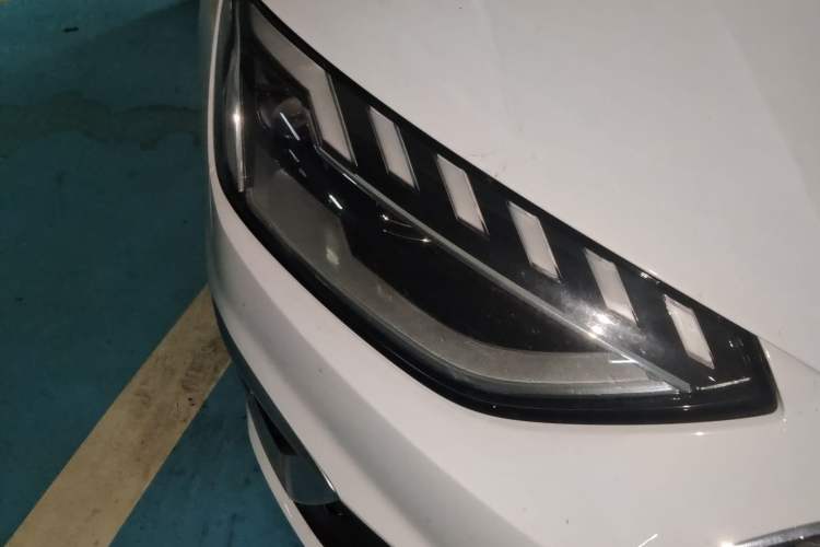 Used Audi A4L 2022 40 TFSI Fashion Dynamic Model Right Front Headlight