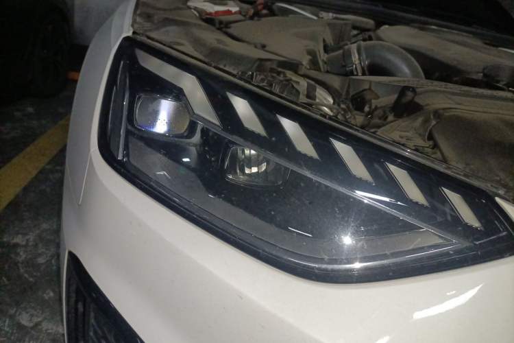 Used Audi A4L 2022 40 TFSI Luxury Dynamic Model Right Front Headlight