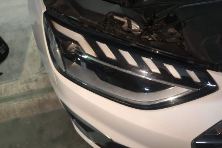 Used Audi A4L 2022 40 TFSI Fashion Dynamic Model Right Front Headlight