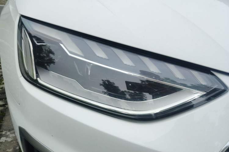 Used Audi A4L 2022 40 TFSI Fashion Dynamic Model Right Front Headlight