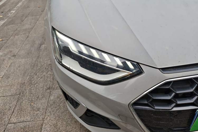Used Audi A4L 2022 40 TFSI Fashion Dynamic Model Right Front Headlight