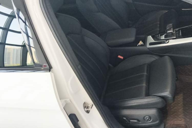 Used Audi A4L 2022 40 TFSI Luxury Dynamic Model Right Front Seat