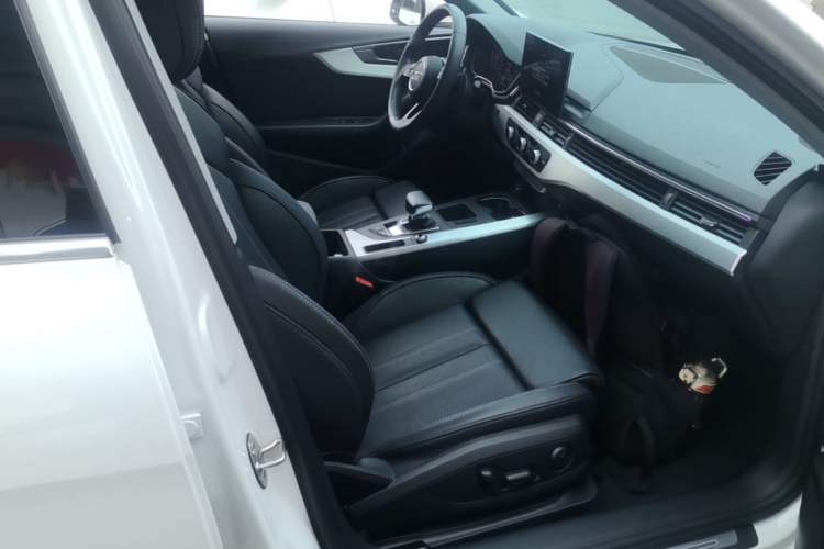 Used Audi A4L 2022 40 TFSI Fashion Dynamic Model Right Front Seat