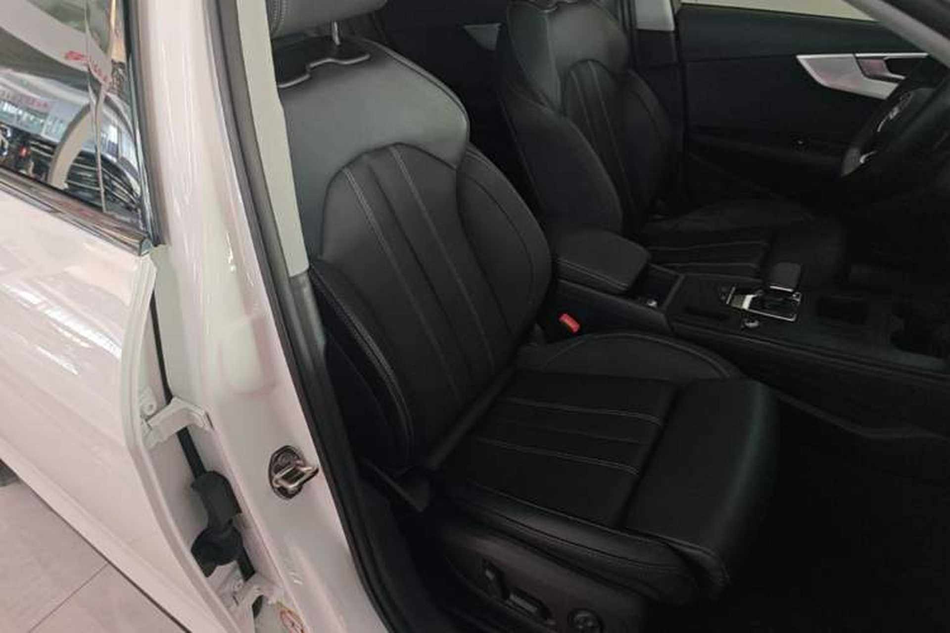 Used Audi A4L 2022 40 TFSI Luxury Dynamic Model Right Front Seat