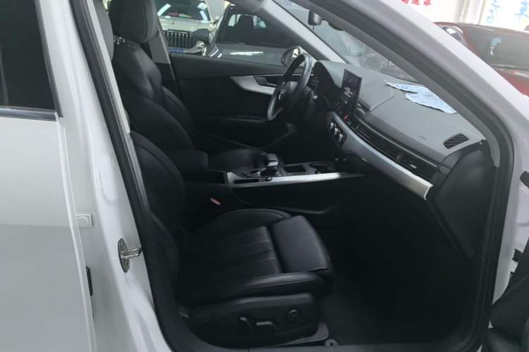 Used Audi A4L 2022 40 TFSI Fashion Dynamic Model Right Front Seat
