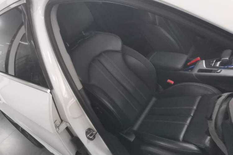 Used Audi A4L 2022 40 TFSI Fashion Dynamic Model Right Front Seat