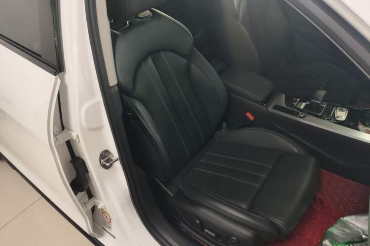 Used Audi A4L 2022 40 TFSI Luxury Dynamic Model Right Front Seat