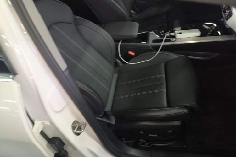 Used Audi A4L 2022 40 TFSI Fashion Dynamic Model Right Front Seat