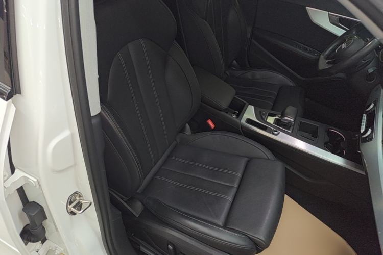 Used Audi A4L 2022 40 TFSI Luxury Dynamic Model Right Front Seat