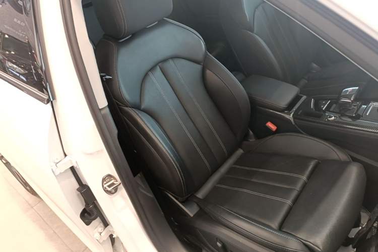 Used Audi A4L 2022 40 TFSI Luxury Dynamic Model Right Front Seat