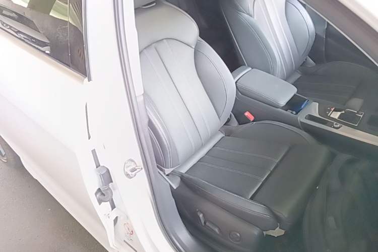 Used Audi A4L 2022 40 TFSI Fashion Dynamic Model Right Front Seat