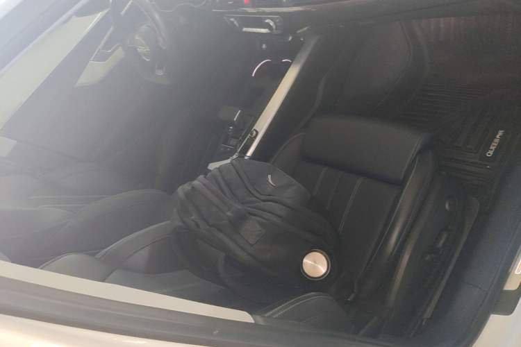 Used Audi A4L 2022 40 TFSI Luxury Dynamic Model Right Front Seat