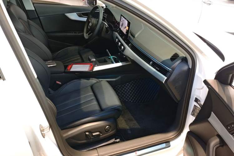 Used Audi A4L 2022 40 TFSI Fashion Dynamic Model Right Front Seat