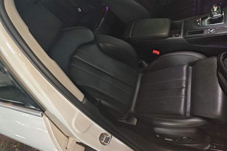Used Audi A4L 2022 40 TFSI Fashion Dynamic Model Right Front Seat