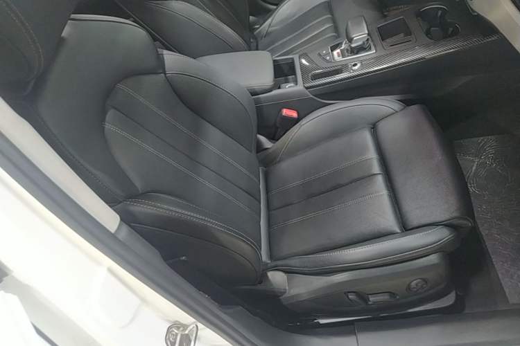 Used Audi A4L 2022 40 TFSI Fashion Dynamic Model Right Front Seat