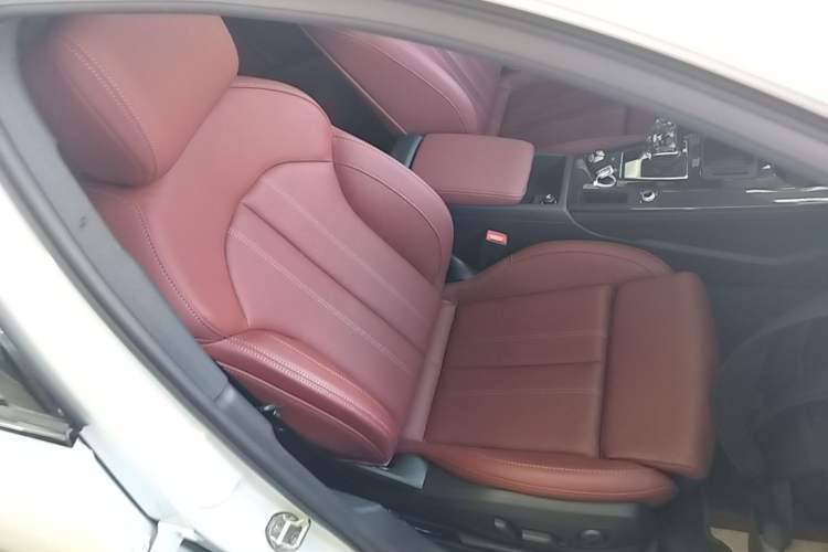 Used Audi A4L 2022 40 TFSI Luxury Dynamic Model Right Front Seat